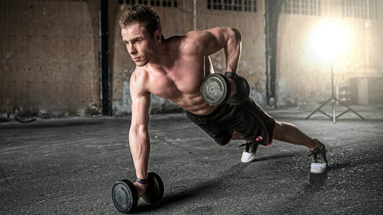 https://pixabay.com/photos/man-exercise-fitness-gym-dumbbells-2604149/